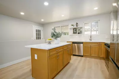 5552 S South Hew Wood Dr, Taylorsville, UT 84129 - Photo 7