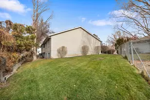 1504 E Spring Ln, Holladay, UT 84117 - Photo 37