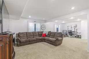 9583 S Swallowtail Cir W, South Jordan, UT 84095 - Photo 31