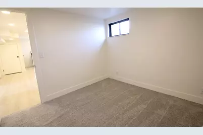 5007 S 2675 W, Roy, UT 84067 - Photo 17