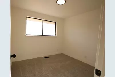 5007 S 2675 W, Roy, UT 84067 - Photo 9