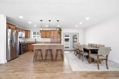 2649 E Promenade Dr S, Cottonwood Heights, UT 84121 - Photo 9