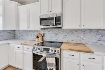 8832 N Jefferson Dr, Eagle Mountain, UT 84005 - Photo 9