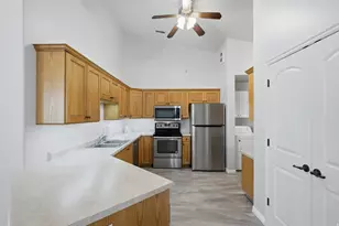6276 S Laura Jo Ln, Taylorsville, UT 84129 - Photo 9