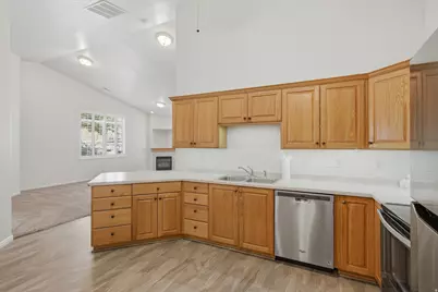 6276 S Laura Jo Ln, Taylorsville, UT 84129 - Photo 11