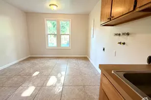 910 Woodland Hills Circle, Bountiful, UT 84010 - Photo 17