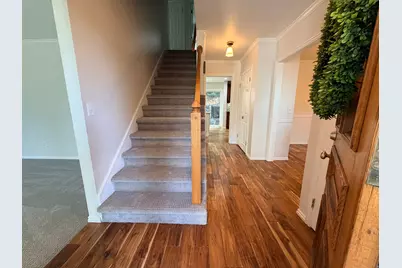 910 Woodland Hills Cir, Bountiful, UT 84010 - Photo 3