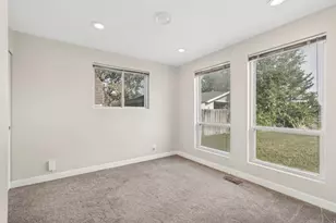 1066 E Violet Cir S, Sandy, UT 84094 - Photo 11