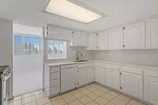 241 N Vine St W, Salt Lake City, UT 84103 - Photo 7