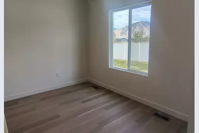 2058 N Essie Dr, Tooele, UT 84074 - Photo 7