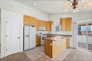 8688 Diamond Dove Dr, West Jordan, UT 84088 - Photo 11