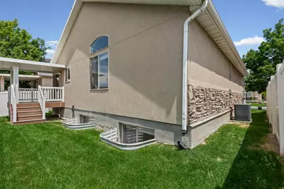 8688 Diamond Dove Dr, West Jordan, UT 84088 - Photo 27