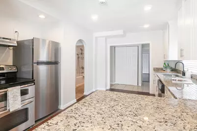 6765 S 1300 E, Cottonwood Heights, UT 84121 - Photo 9