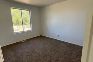 9434 S Turnpike Ln S, Sandy, UT 84070 - Photo 19