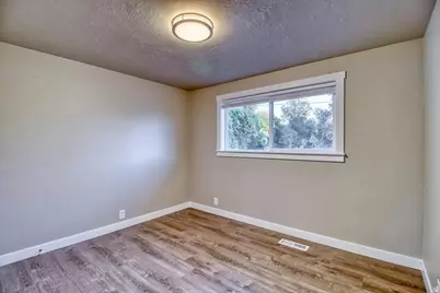272 N Center St, American Fork, UT 84003 - Photo 9