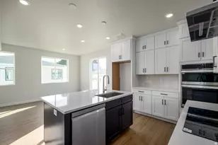 227 W Waterstone Circle, Murray, UT 84107 - Photo 5