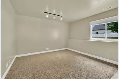 2942 W 2175 S, West Haven, UT 84401 - Photo 37