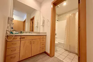 12076 E Big Cottonwood Rd, Solitude, UT 84121 - Photo 23