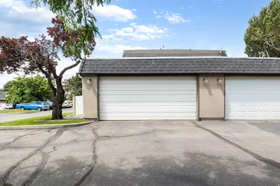 9744 S Yorkshire Dr, South Jordan, UT 84009 - Photo 25