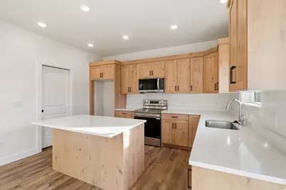 697 W 20 N, Hyrum, UT 84319 - Photo 15