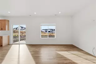 697 W 20 N, Hyrum, UT 84319 - Photo 11