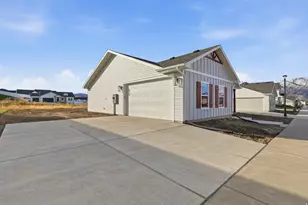 697 W 20 N, Hyrum, UT 84319 - Photo 33