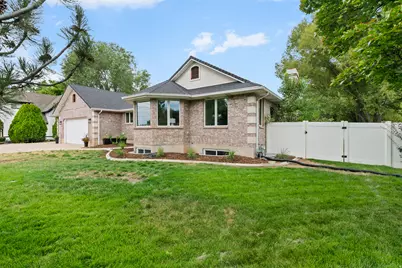 1740 W 200 N, Kaysville, UT 84037 - Photo 3