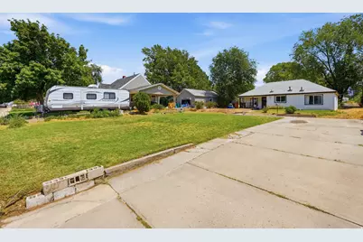 5470 S 2300 W, Roy, UT 84067 - Photo 3
