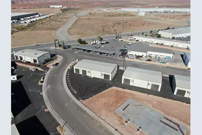 5953 W Squaretop Ln, Hurricane, UT 84737 - Photo 3