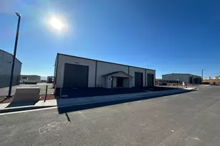 5953 W Squaretop Ln, Hurricane, UT 84737 - Photo 1