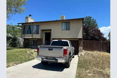 6075 Park Wood Dr, Kearns, UT 84118 - Photo 3
