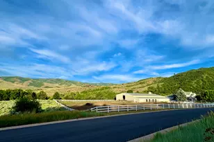 2334 S Falcon Way E, Huntsville, UT 84317 - Photo 5
