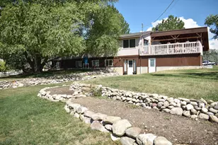 360 N State St, Ferron, UT 84523 - Photo 23