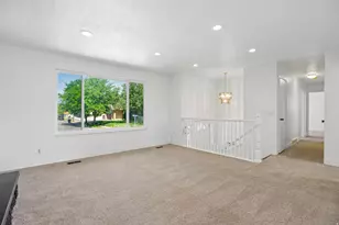 6383 S Lauritzen Dr, Taylorsville, UT 84129 - Photo 9