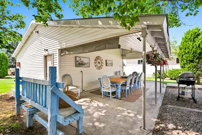 240 S 100 E, Hyrum, UT 84319 - Photo 43