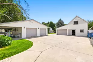 240 S 100 E, Hyrum, UT 84319 - Photo 3