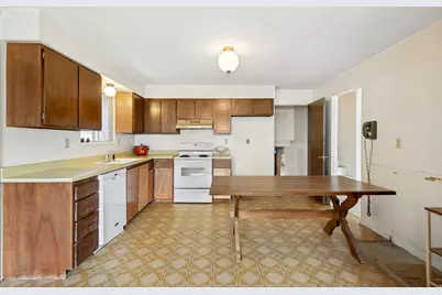1447 E Hollow Dale Dr, Salt Lake City, UT 84121 - Photo 7