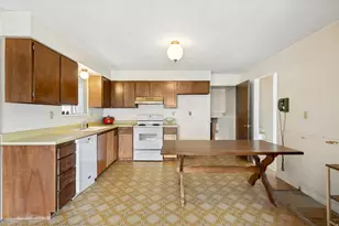 1447 E Hollow Dale Dr, Salt Lake City, UT 84121 - Photo 7