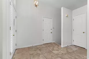 239 E Cottage Wood Ln S, Murray, UT 84107 - Photo 5