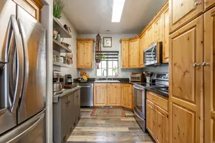 598 E Wyngate Pointe Ln S, Draper, UT 84020 - Photo 3