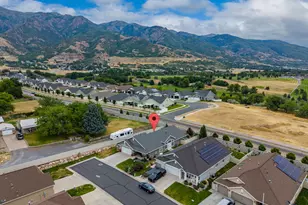 2196 E Valley View Ct N, Layton, UT 84040 - Photo 41