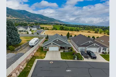2196 E Valley View Ct N, Layton, UT 84040 - Photo 39