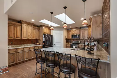2196 E Valley View Ct N, Layton, UT 84040 - Photo 7