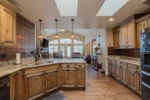 2196 E Valley View Ct N, Layton, UT 84040 - Photo 11
