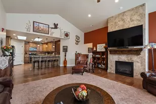 2196 E Valley View Ct N, Layton, UT 84040 - Photo 5
