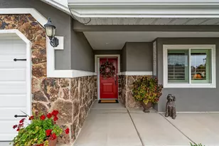 2196 E Valley View Ct N, Layton, UT 84040 - Photo 53
