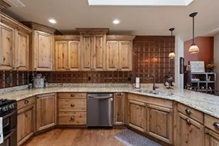 2196 E Valley View Ct N, Layton, UT 84040 - Photo 9