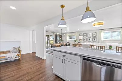 6525 S 2600 E, Cottonwood Heights, UT 84121 - Photo 7