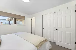 6525 S 2600 E, Cottonwood Heights, UT 84121 - Photo 13