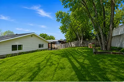 6525 S 2600 E, Cottonwood Heights, UT 84121 - Photo 25
